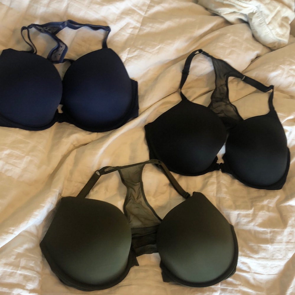 UNWORN 🚨 VS Perfect Shape Front Closure Bras $30/1 or bundle to save 🥳